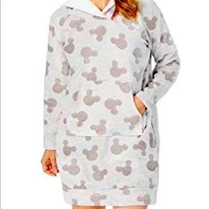 XS/Small Mickey Mouse Sherpa hooded lounger❣️